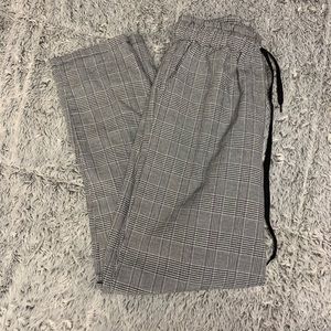 ✨3 for 20✨Plaid Grey Pants
